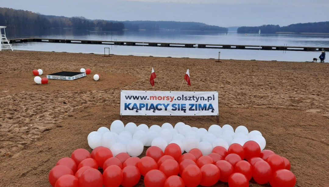 Kąpiel z okazji Święta Niepodległości